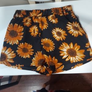 Small sunflower shorts